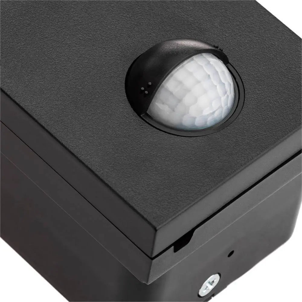 Outdoor Wall Light Curved Arc 10W LED PIR Motion Sensor Black IP54 Security Lamp - Light fixtures UK