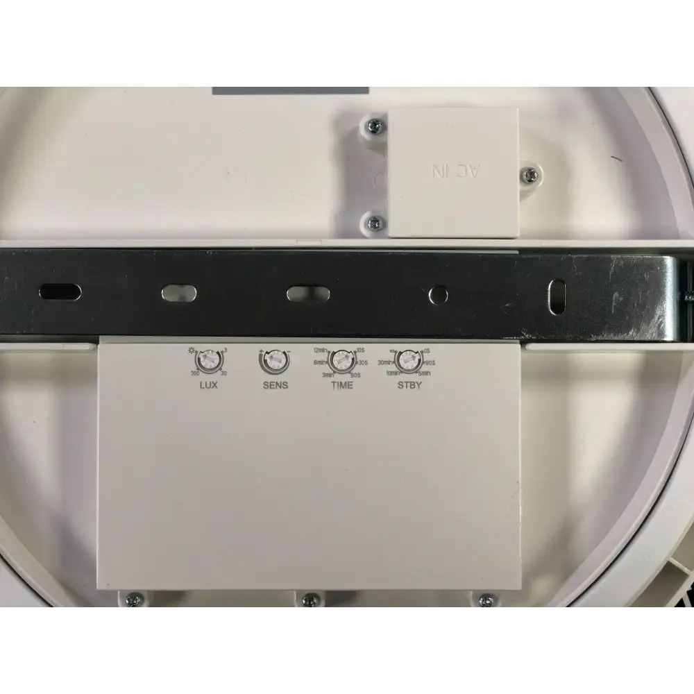 22w Ultra slim thin bulkhead LED microwave sensor Light, IP 65, IK10, 4000K UKEW®